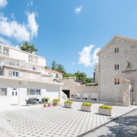 Seafront Apartment Kotor Exteriér fotografie